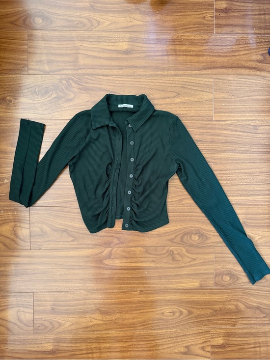 Reformation Tops - Reformation Dark Green Ribbed Button-Front Crop Shirt